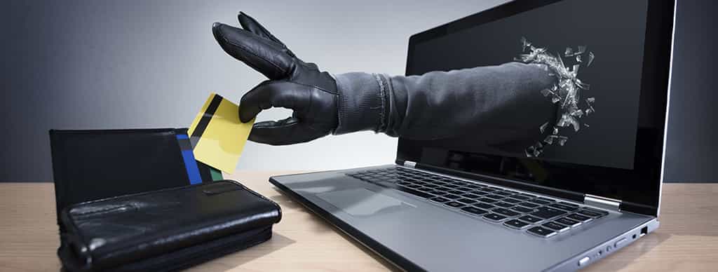 Un Hacker Truffatore Online